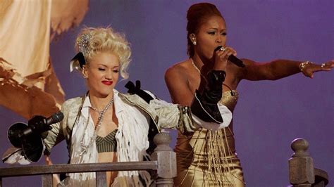 Gwen Stefani And Eve Rich Girl The 47th Annual Grammy Awards 2005 Hd Youtube