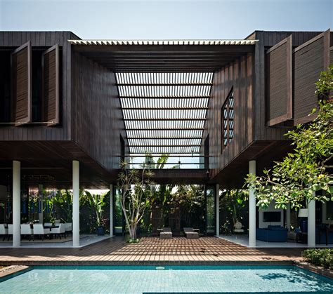 We cover the most beautiful villas, restaurants, cafes and hotels in the island of the gods. DRA House in Bali / D-Associates | Facade house, Architecture, Architecture house