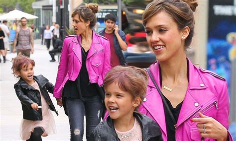 Jessica Alba Takes Daughter Honor On A Girls Shopping Trip For Her Fifth Birthday Daily Mail
