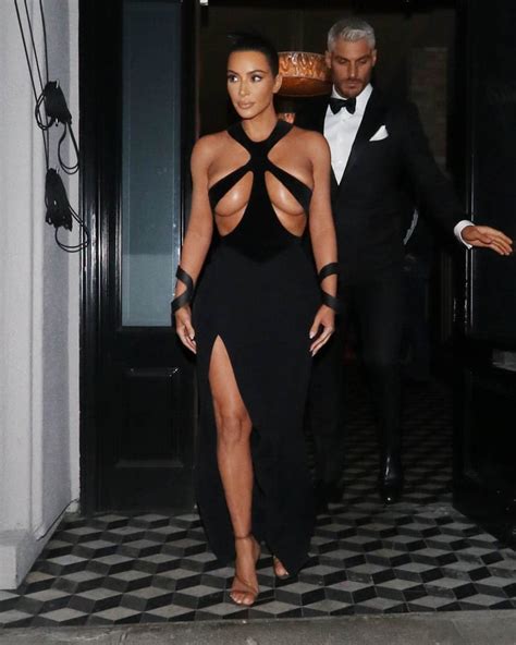 Kim Kardashian Wearing A Vintage Thierry Mugler Gown Vintage Outfit