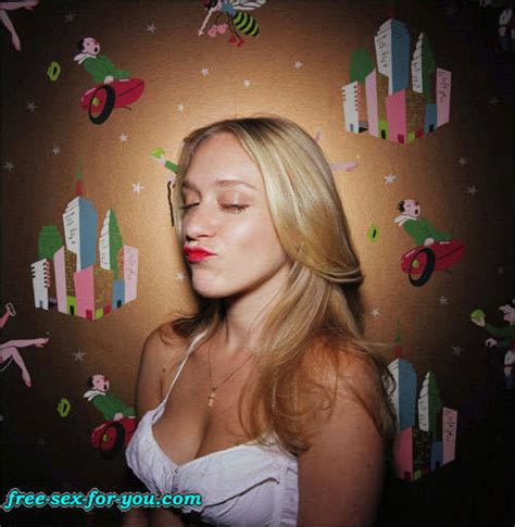 Chloe Sevigny Sucking Cock And Upskirt Paparazzi Pictures Porn Pictures Xxx Photos Sex Images