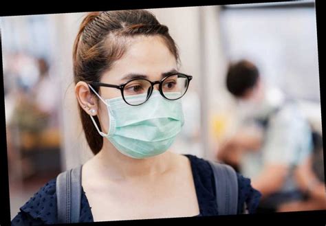 How To Wear A Face Mask With Glasses The Best Coverings For Spectacle