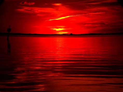 extremely red sunset | Sunset pictures, Beautiful sunset pictures, Red sunset