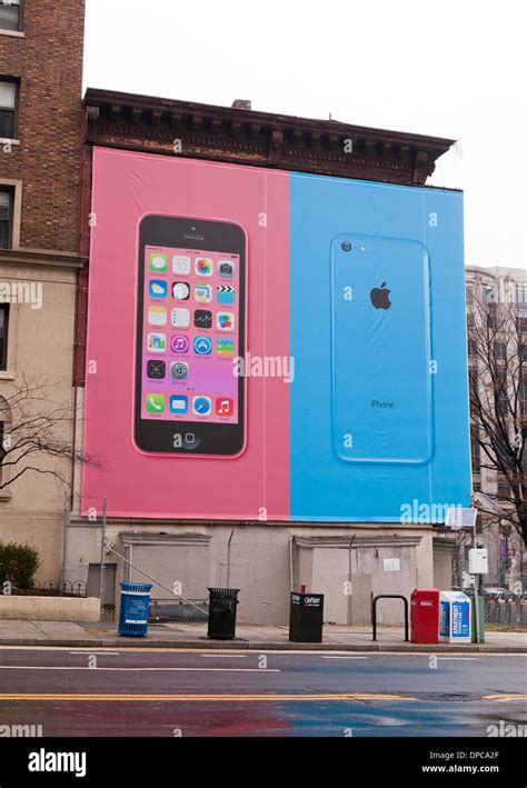 Apple Iphone 5 Ad On Side Of Building Washington Dc Usa Stock Photo