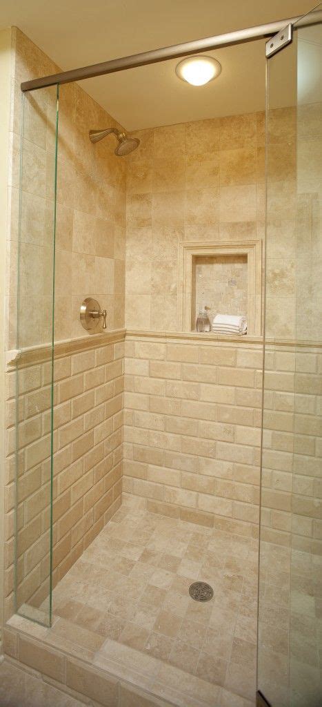 The mosaic that is mixed of marble and travertine glass. Best 25+ Travertine bathroom ideas on Pinterest ...