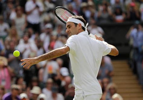 Wimbledon Roger Federer Overcomes Early Nerves Rafael Nadal Cruises