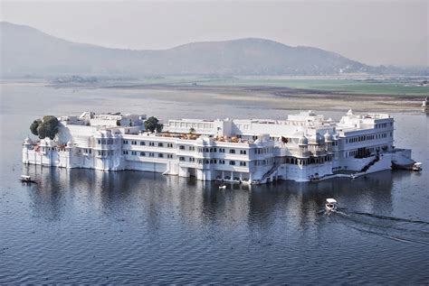 5-five-5: Taj Lake Palace (Udaipur - India)