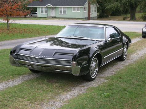 Pin Op 1966 Oldsmobile Toronado