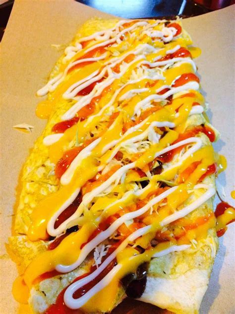 Kebiasaannya, kita dapat lihat gerai roti john masa bulan puasa. Roti John Tarik Maelambong, Melaka — FoodAdvisor