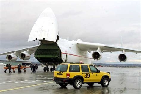 The airbus beluga is a important transportation means for the logistics of airbus. Transportflugzeuge: Riesen der Lüfte - DER SPIEGEL