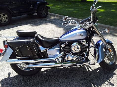 The bike starts and runs well. 2004 Yamaha V Star 650 CLASSIC Cruiser for sale on 2040-motos