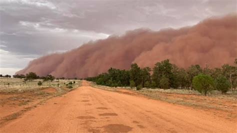 Dust Storm Blanketing Western Nsw Could Reach Sydney Herald Sun