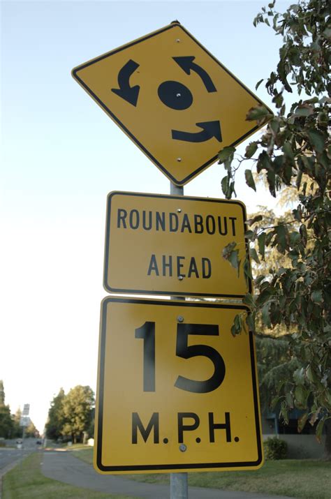 Information About Roundaboutsign On Traffic Circle Davis