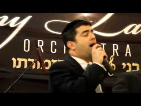 יאיר שרקי, כתב 'החדשות', יצא למסע בקהילה החרדית באמריקה ומגיש תיעוד מבפנים של הקהילות, החצרות והעיר החרדית הראשונה באמריקה • צפו בפרק הראשון (חדשות) היכנסו לקריאת הכתבה המלאה באתר כיכר השבת. ריבון העולמים ידעתי כי הנני - Lilianaescaner