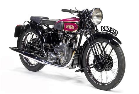 Pin By Fattiger Bigbeer On British Bikes Vincent Motorcycle