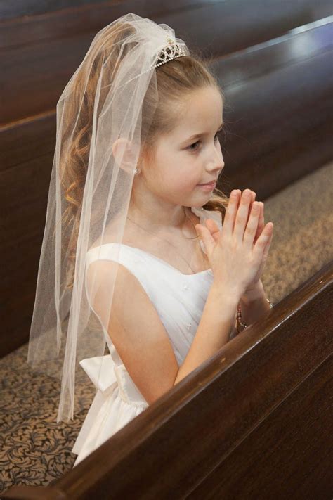 Girls First Holy Communion Pictures Flower Girl Hairstyles Loose