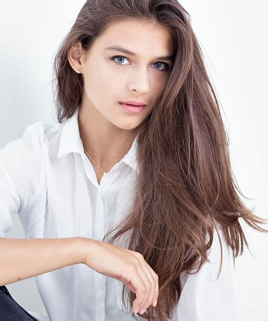 Natural Teenage Girl With Beautiful Long Hair Stock Photo ...