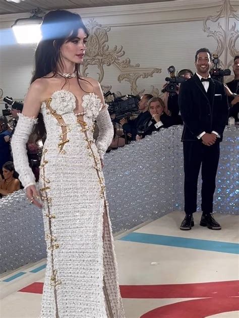 F1 News 2023 Daniel Ricciardo Snapped Looking At Hollywood Star Anne Hathaway At Met Gala