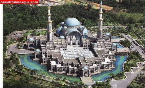 Berjaya times square está a unos minutos de distancia. World Beautiful Mosques Pictures