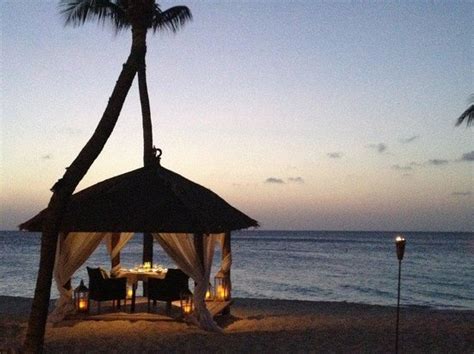 romantic dining on beach