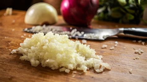 How To Chop An Onion Easy Meals With Video Recipes By Chef Joel