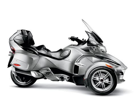 Every stretch of pavement is an invitation. 2010 Can-Am Spyder RT Roadster