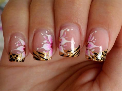 5 French Tip Nail Designs For Short Nails