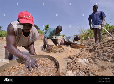 Diamond Mine Kono Sierra Leone Fotografías E Imágenes De Alta