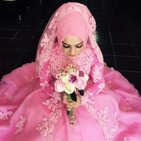 Saudi Arabia Long Sleeves Muslim Pink Wedding Dresses Appliques Beading