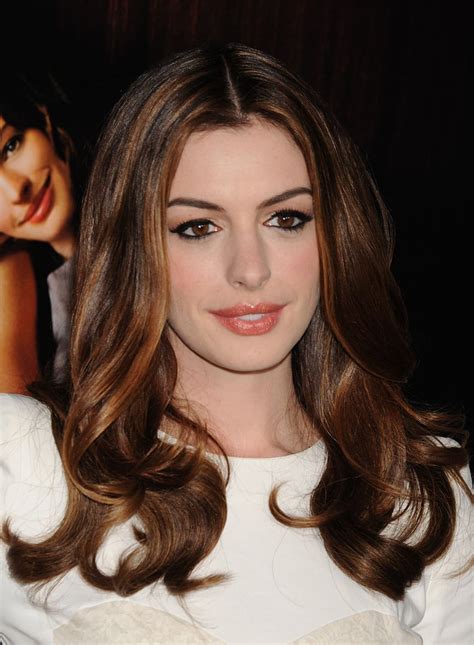 Anne Hathaway Best Beauty Looks Popsugar Beauty