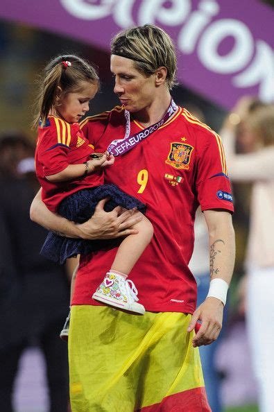 Fernando Torres With His Daughter Nora Fernando Torres Football