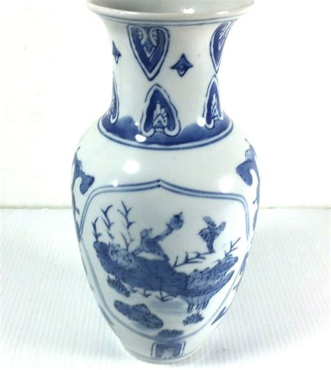 Chinoiserie Blue And White Asian Vase In 2020 Asian Vases Green