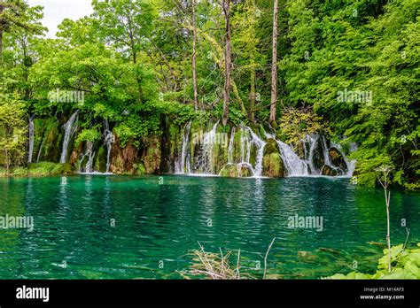 Wasserfall Und See An Den Nationalpark Plitvice Sowohl In Lika Senj