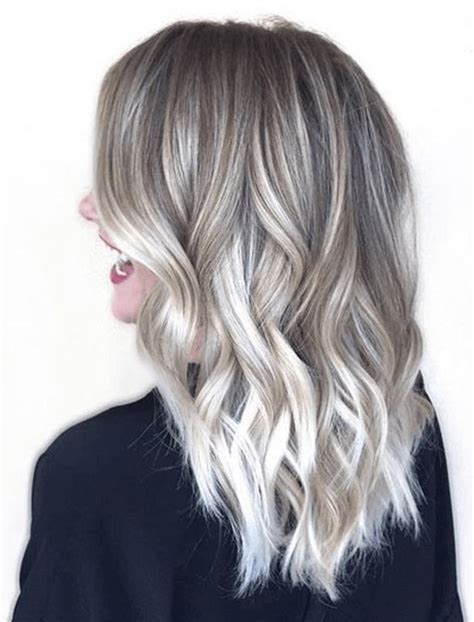 Silver Hair Color Trend Van Granny Hair Tot Metallic Silver Zilver Blond Haar Zilver Haar