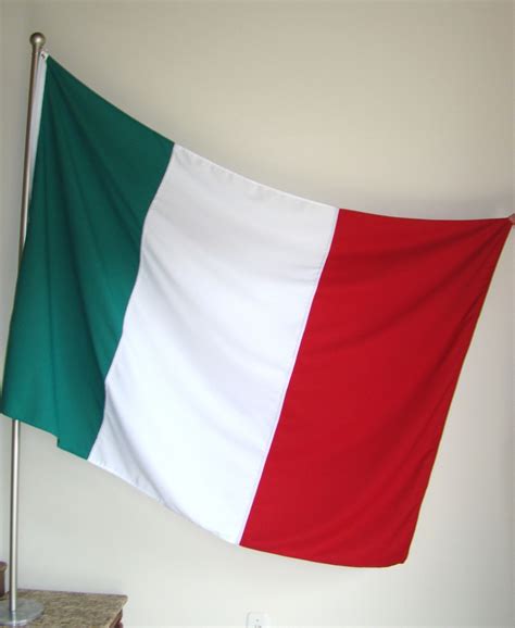 Bandeira da itália informações, incluindo detalhes sobre o estado de itália. Bandeira Oficial Da Itália Tam 113x161cm - R$ 120,00 em ...