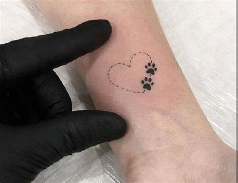 tatuagens de pata de cachorro para você se inspirar Clube para Cachorros Tiny Tattoos For