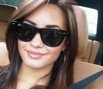 Demi lovato glasses 6772 gifs. ***Demi Lovato contest Round 3:Demi with sunglasses or ...