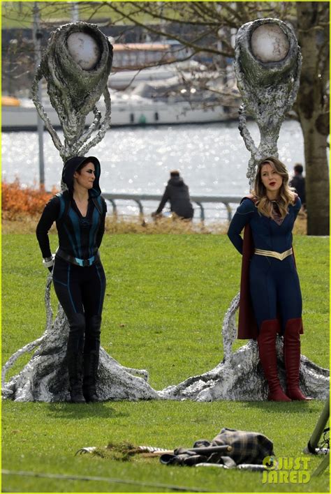 Melissa Benoists Supergirl Looks Like Shes In Trouble In New Set