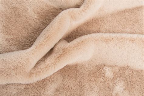 Super Soft Light Beige Faux Fur Fabric By The Metre For Lining 2r338