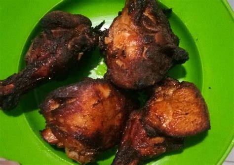 Kombinasi ayam goreng bumbu bacem sederhana dari perpaduan rasa manis. Step by step membuat Ayam goreng bacem - Resep Enak Indonesia