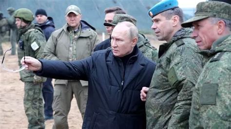 putin s body doubles have had plastic surgery to look like him claims ukraine spy chief world