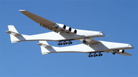 stratolaunch s roc the world s largest aircraft has flown for the first time updated