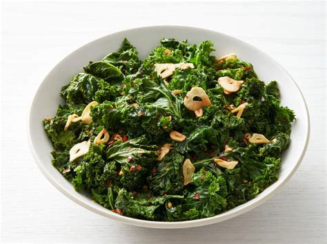 There is a good reason why this ever popular leafy green is in every other juice and smoothie at your local … Sauteed Kale with Garlic Recipe | Food Network Kitchen ...