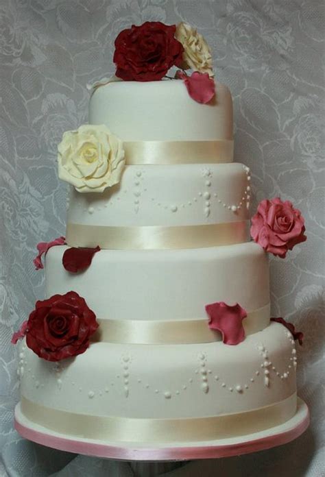 Romantic Style Wedding Cake Decorated Cake By Floriana Cakesdecor