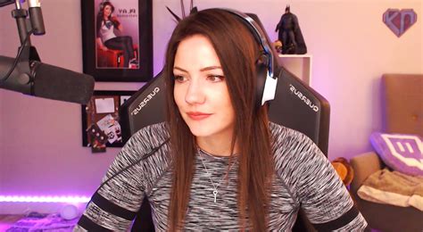 the top 15 hottest female twitch streamers of 2018 that