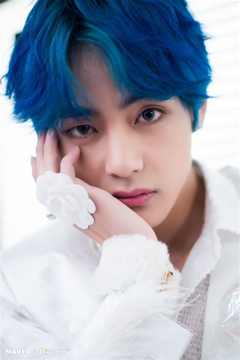 The blue haired boy in the map of the soul: V (Kim Taehyung) Image #187874 - Asiachan KPOP Image Board
