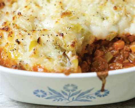 He goes back to basics to show you how. Shepard's pie | Cottage pie, Cottage pie recipe, Recipes