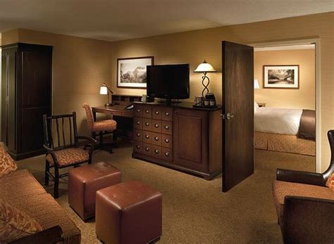 The cabin does have a full size kitchen, washer&dryer, fireplace, large 5x7ft jacuzzi, queen bed, flat screen tv, and a covered porch with rocking chairs. Honeymoon Suites in Gatlinburg Tn | Tennessee
