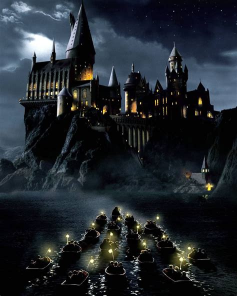 Pin by Brunna Fraga on Harry Potter | Harry potter poster, Harry potter wall, Harry potter castle