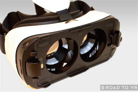 Samsung gear vr (2017) review. Samsung Gear VR Review, Part 1: Design Comparison to ...